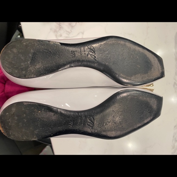Roger Vivier Gray Patent Trompette Flats - Picture 6 of 7